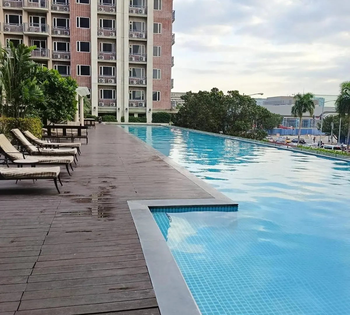 Staycation With Balcony City And River View Manila
