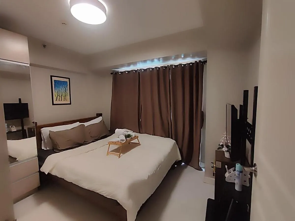 Staycation With Balcony City And River View Manila