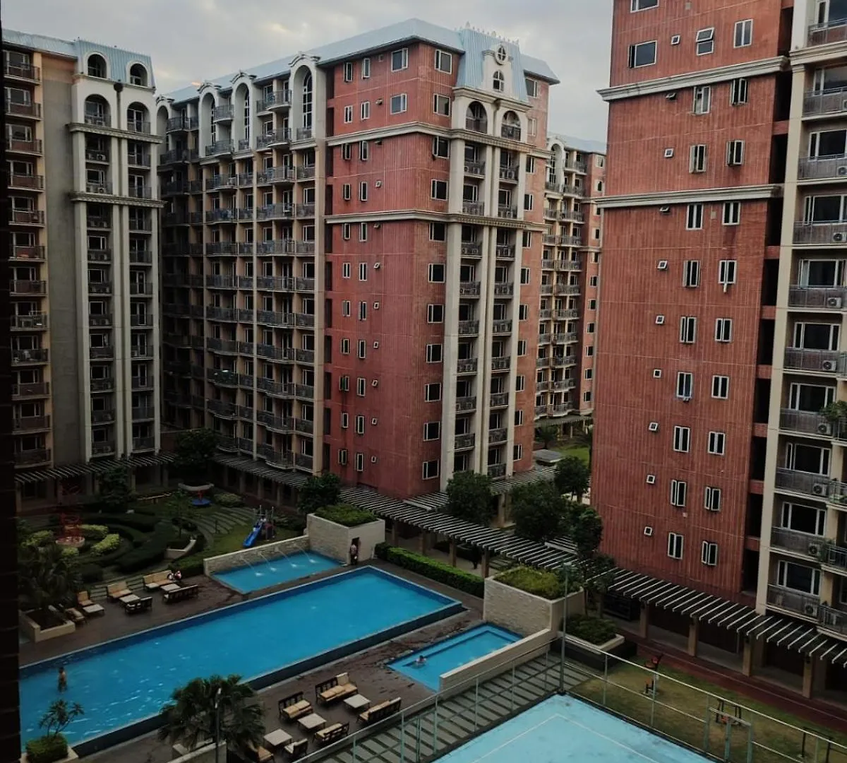 Apartment Staycation With Balcony City And River View Manila